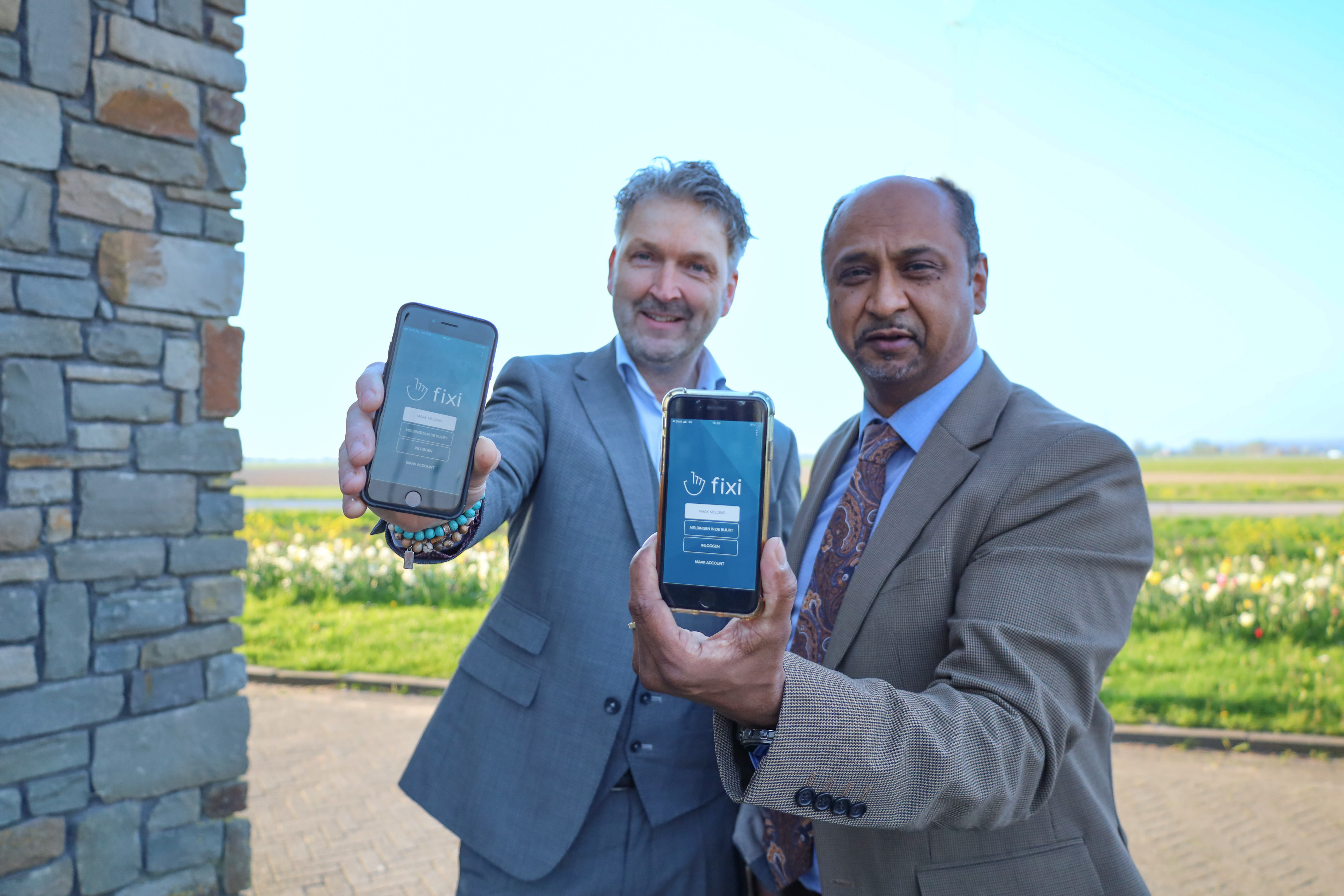 Wethouders tonen Fixi app